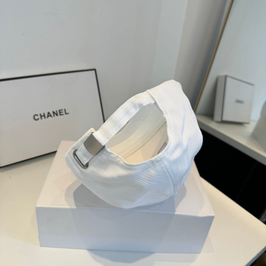 CHANEL 26S BASEBALL CAP WITH CRYSTAL CC LOGO 337987