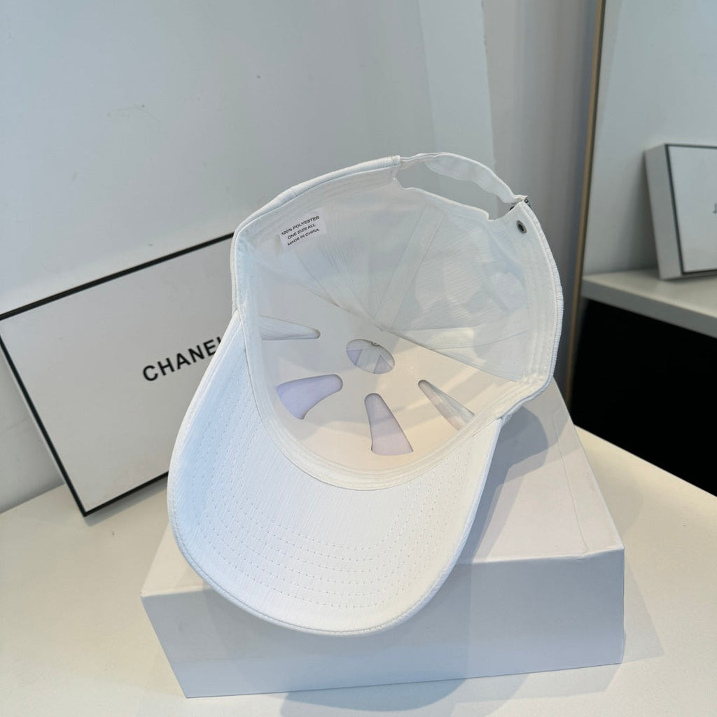 CHANEL 26S BASEBALL CAP WITH CRYSTAL CC LOGO 337987