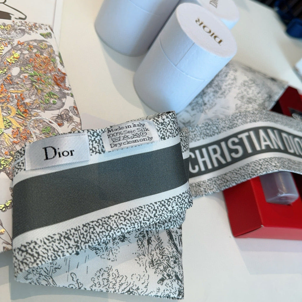 DIOR 26S SCARF 105CM IN SILK 309542