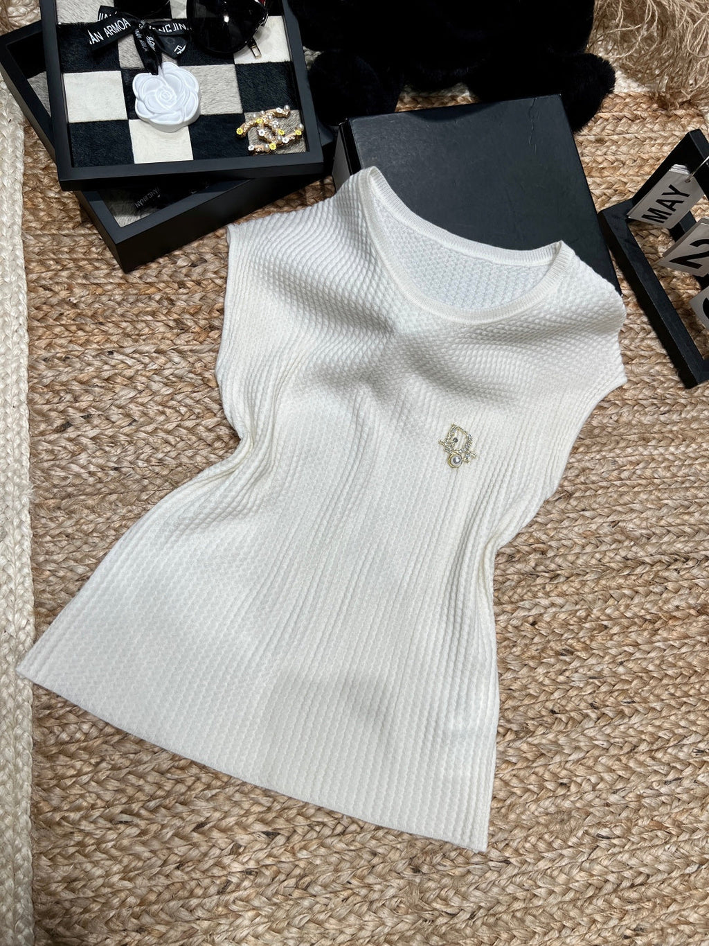 DIOR 26S SLEEVELESS SWEATER 1191