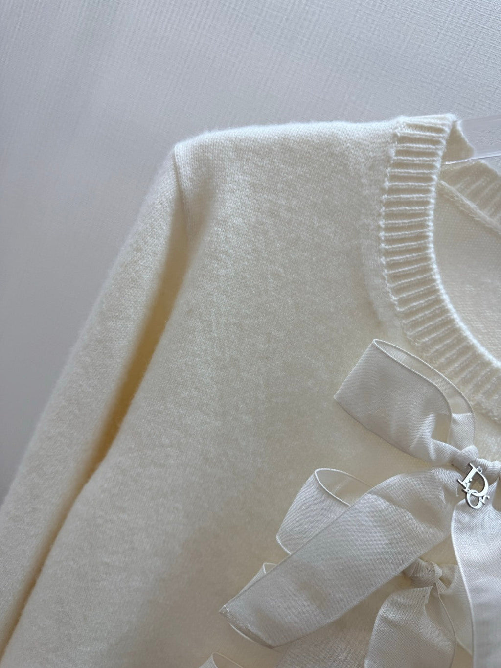 DIOR 26S BOW-TIE ROUND-NECK KNIT SWEATER 1385
