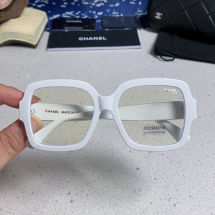 CHANEL 26S OVERSIZED SQUARE FRAME IN WHITE ACETATE 404748
