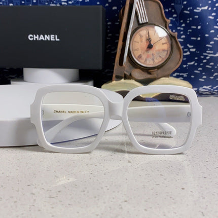 CHANEL 26S OVERSIZED SQUARE FRAME IN WHITE ACETATE 404748