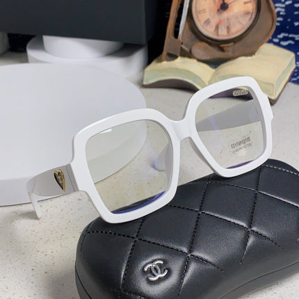CHANEL 26S OVERSIZED SQUARE FRAME IN WHITE ACETATE 404748