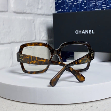 CHANEL 26S OVERSIZED SQUARE FRAME IN ACETATE 404749