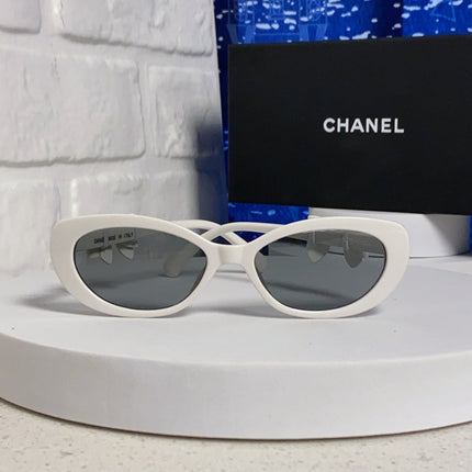 CHANEL 26S SLIM OVAL FRAME IN WHITE ACETATE 404788