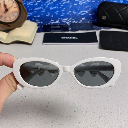 CHANEL 26S SLIM OVAL FRAME IN WHITE ACETATE 404788