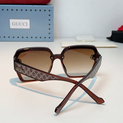 GUCCI 26S OVERSIZED SQUARE FRAME IN ACETATE 424519