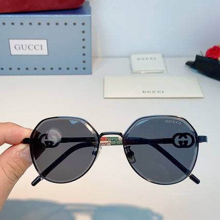 GUCCI 26S POLYGONAL FRAME IN METAL 426445