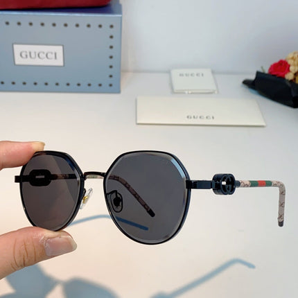 GUCCI 26S POLYGONAL FRAME IN METAL 426445