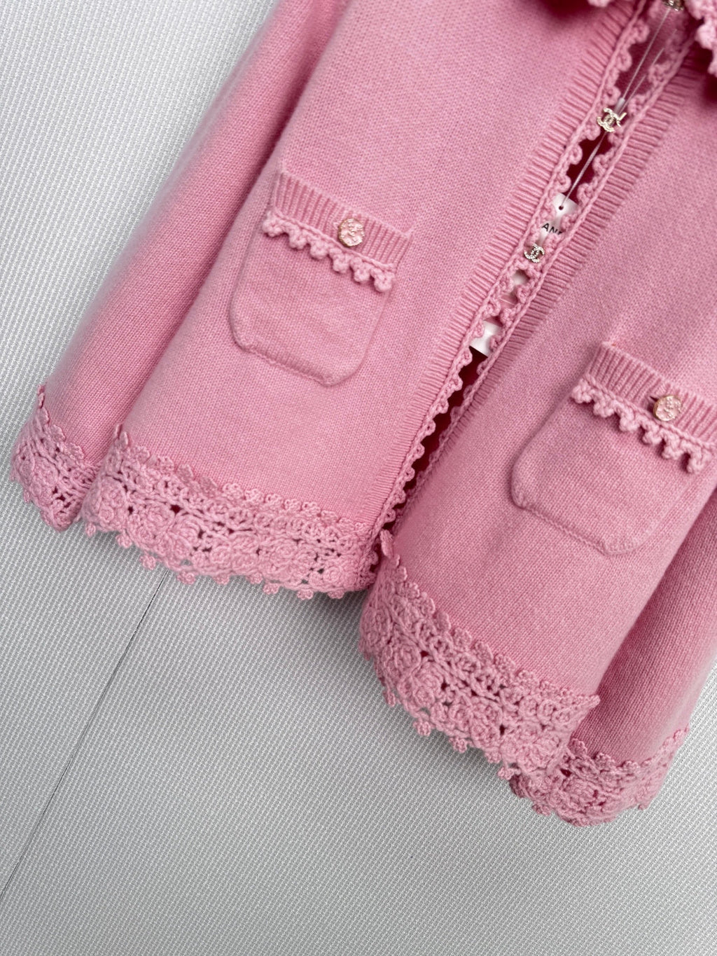 CHANEL 25S KNIT CARDIGAN WITH LACE COLLAR 415
