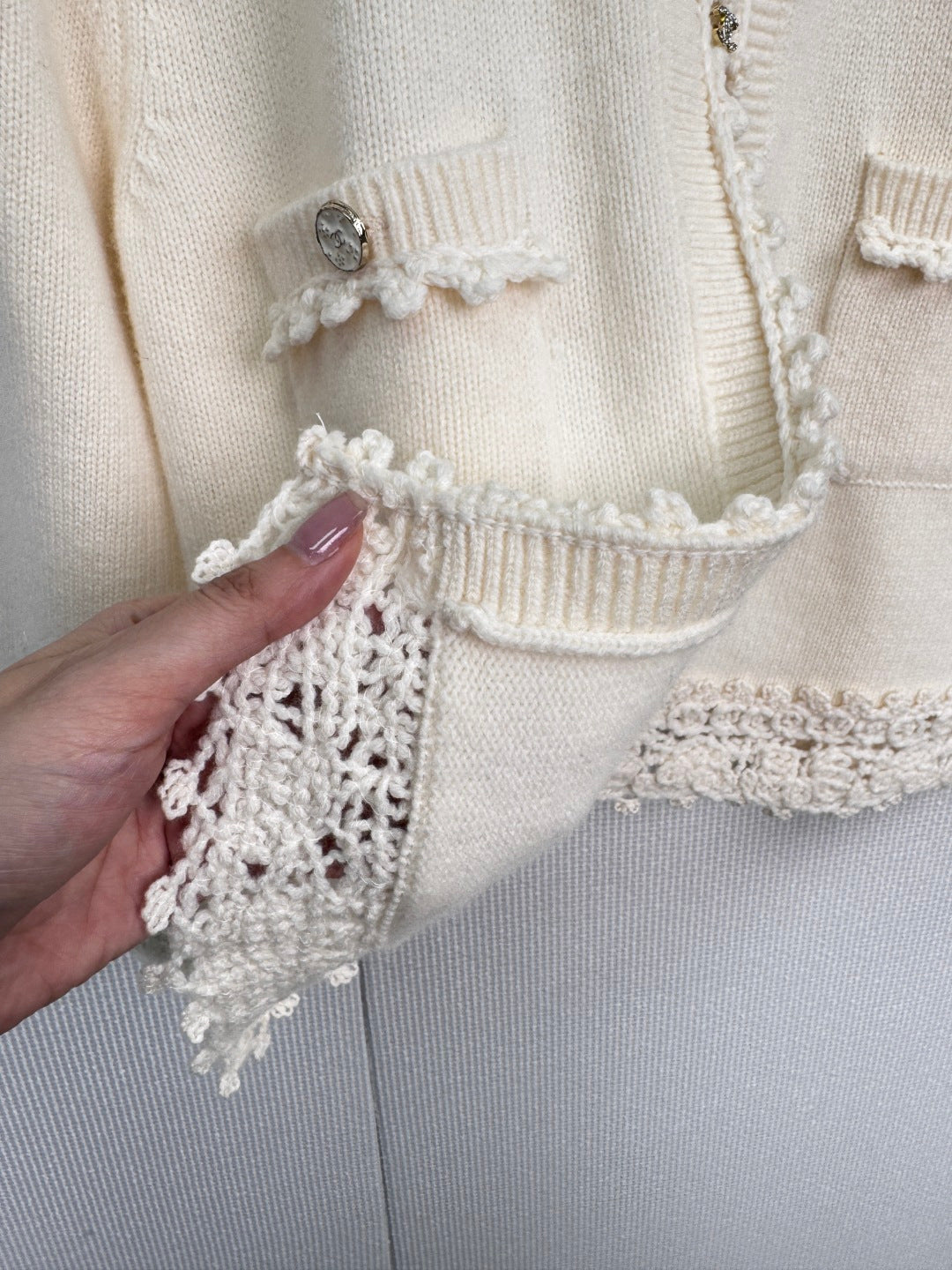 CHANEL 25S KNIT CARDIGAN WITH LACE COLLAR 417