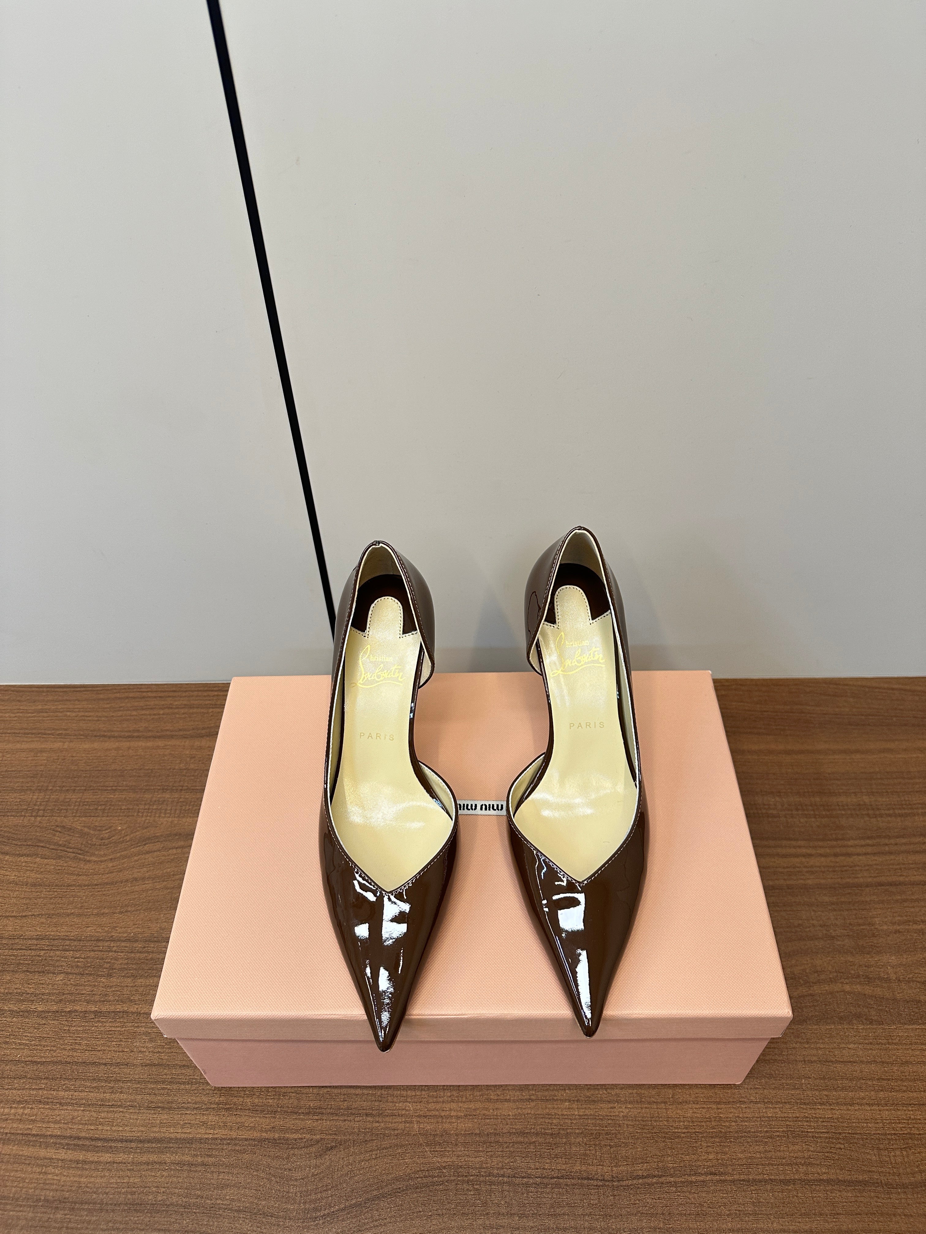 IRIZA PUMPS 85MM IN BROWN PATENT CALFSKIN