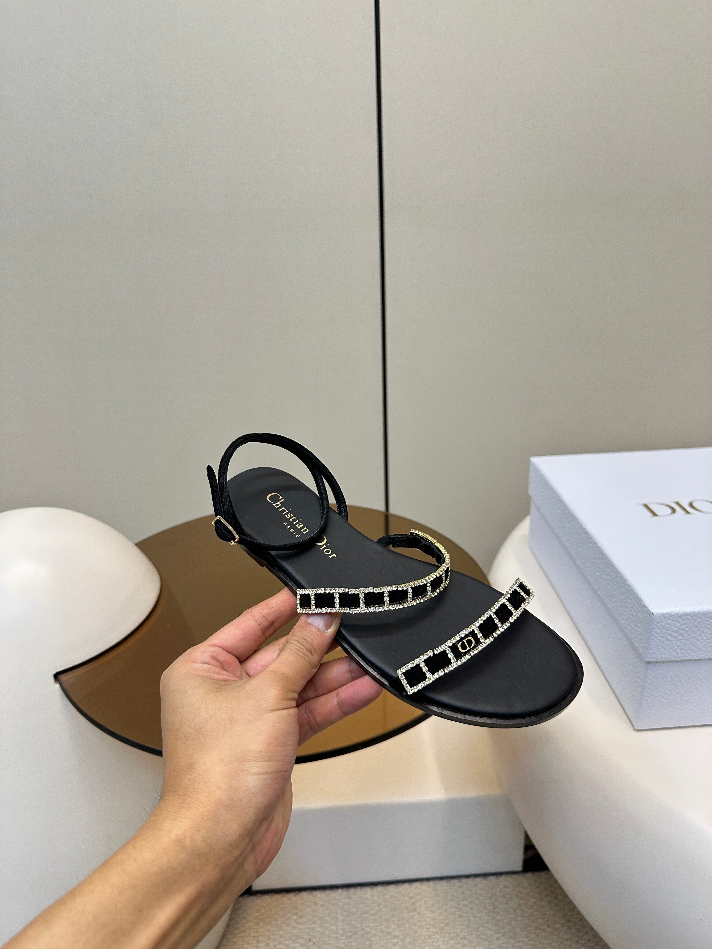 FLAT SANDALS 25S IN BLACK CALFSKIN RHINESTONES STRAP