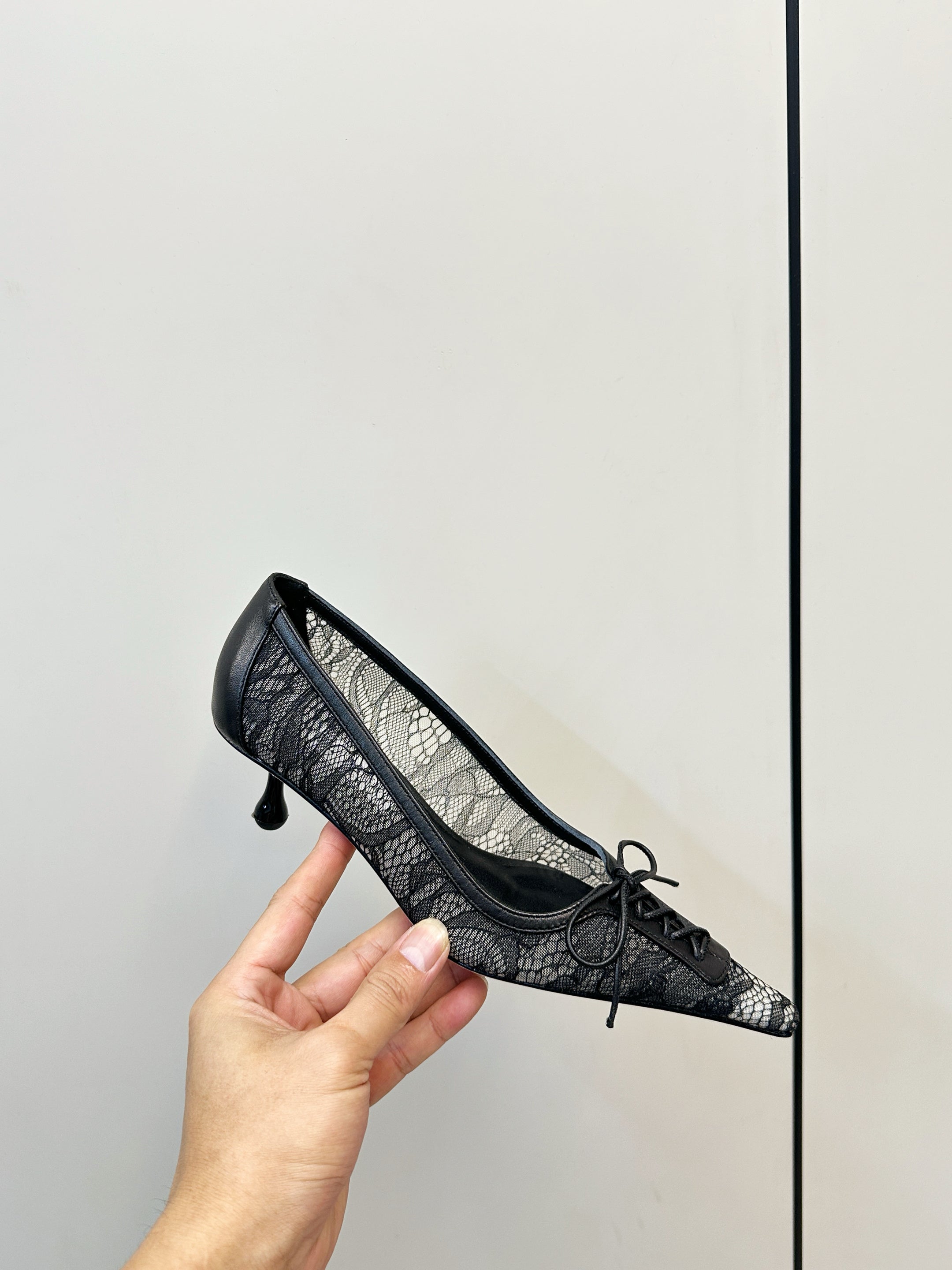 JIMMY CHOO 26S LACE-UP HEELS IN BLACK LACE AND LAMBSKIN