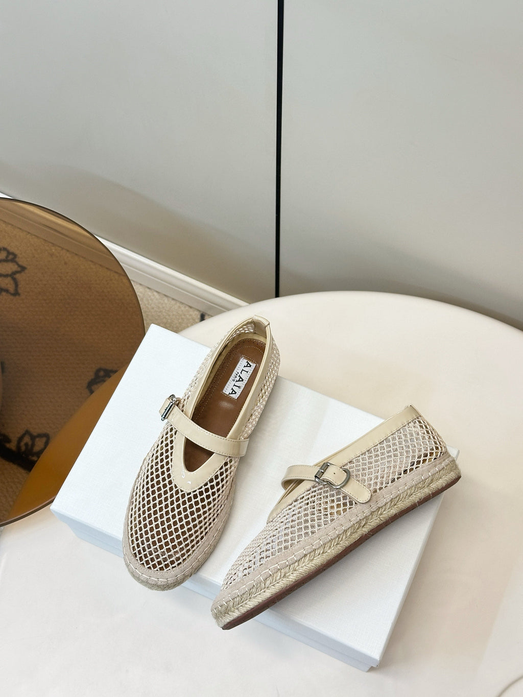 ALAIA 26S MESH ESPADRILLES IN BEIGE SOFT PATENT LEATHER