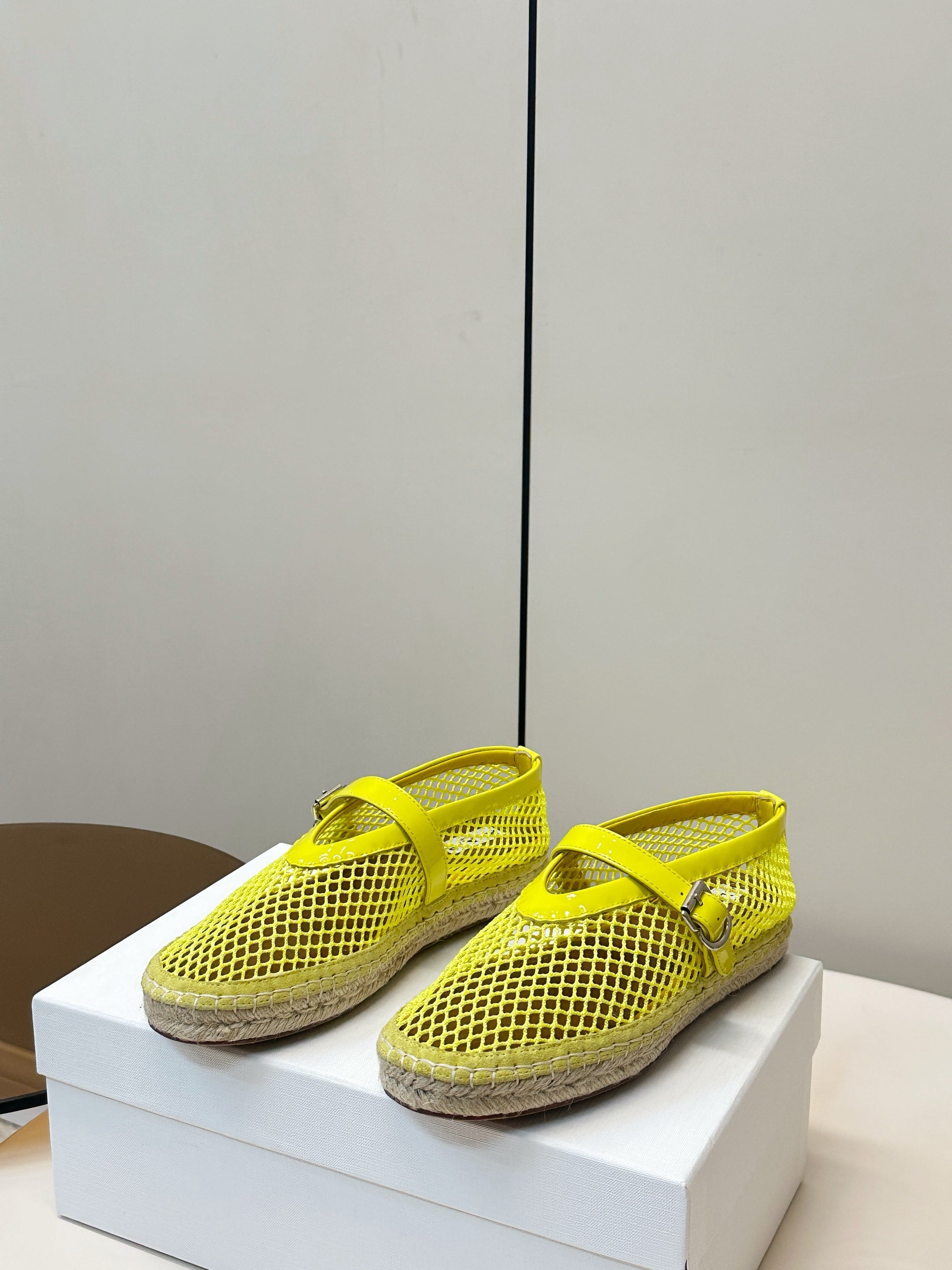 ALAIA 26S ESPADRILLES IN NEON YELLOW SOFT PATENT LEATHER AND MESH