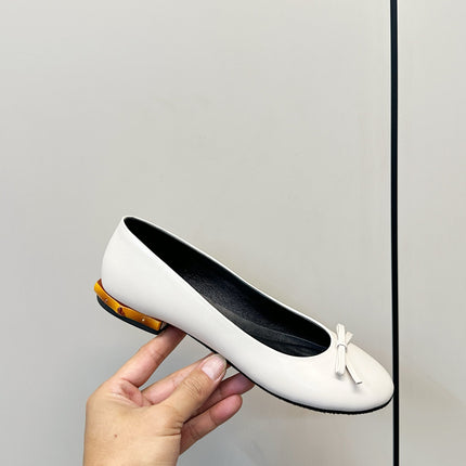 GUCCI 26S ROUND TOE BALLET FLATS IN WHITE LAMBSKIN