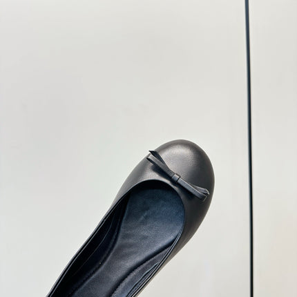 GUCCI 26S ROUND TOE BALLET FLATS IN BLACK LAMBSKIN