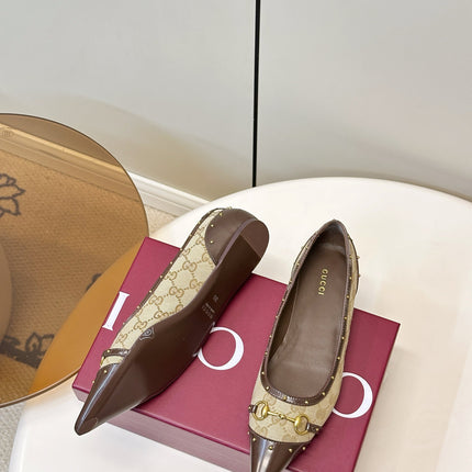 GUCCI 26S STUD BALLET FLATS IN BEIGE CANVAS AND BROWN CALFSKIN