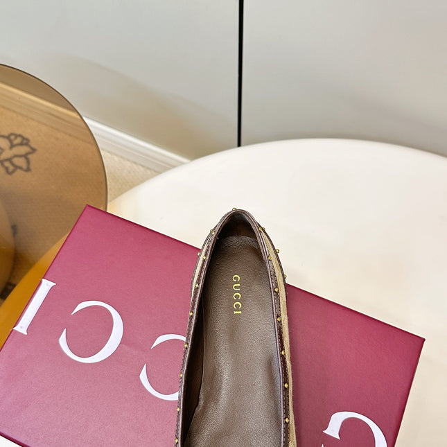 GUCCI 26S STUD BALLET FLATS IN BEIGE CANVAS AND BROWN CALFSKIN
