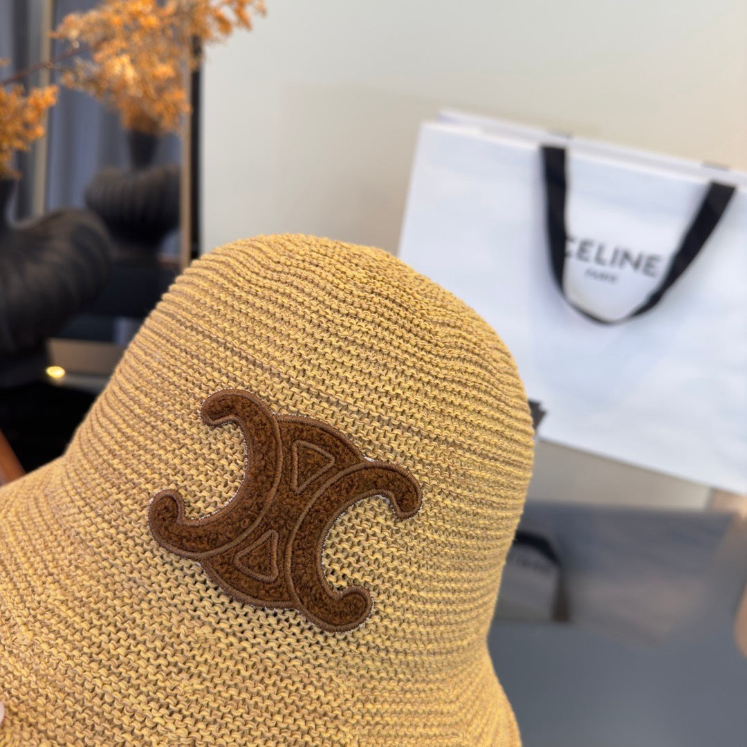 CELINE 26S TRIOMPHE BUCKET HAT STYLE 62