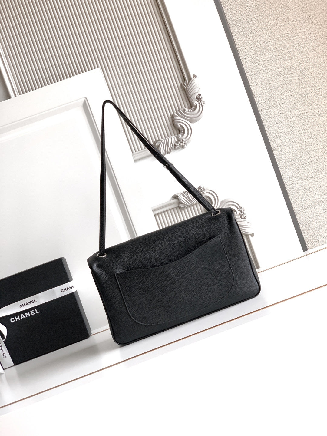 CHANEL 26S SOUPLISSIMO MAXI FLAP MEDIUM 32 IN BLACK GRAINED CALFSKIN SILVER HARDWARE