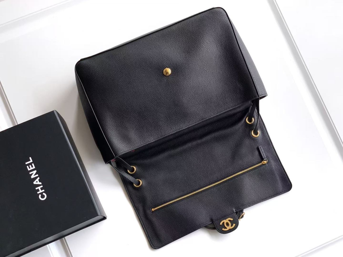 CHANEL 26S SOUPLISSIMO MAXI FLAP 39 IN BLACK GRAINED CALFSKIN GOLD HARDWARE