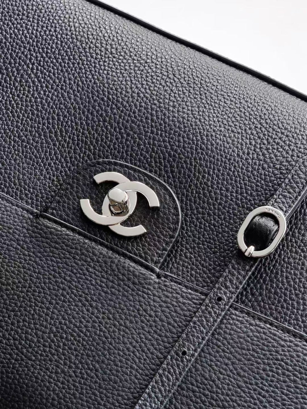 CHANEL 26S SOUPLISSIMO MAXI FLAP 39 IN BLACK GRAINED CALFSKIN SILVER HARDWARE