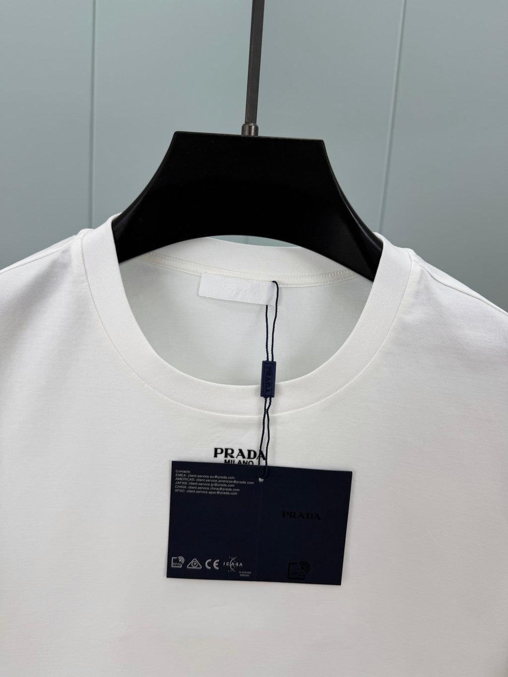 PRADA 26S SHORT SLEEVED T-SHIRT 719