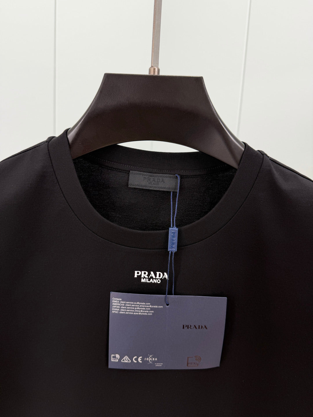 PRADA 26S SHORT SLEEVED T-SHIRT 720