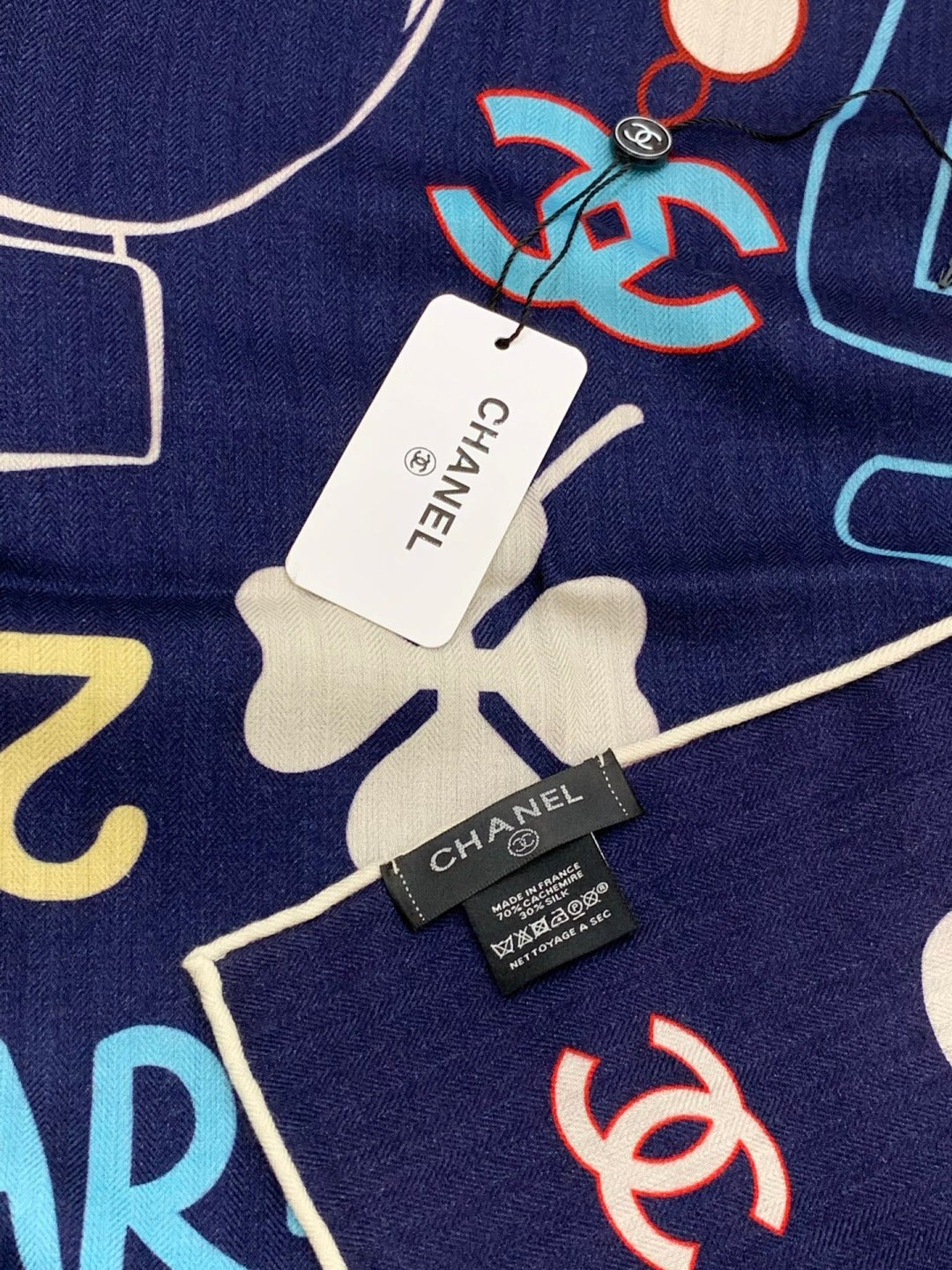 CHANEL 25S SCARF 135 CM IN CASHMERE SILK 943656