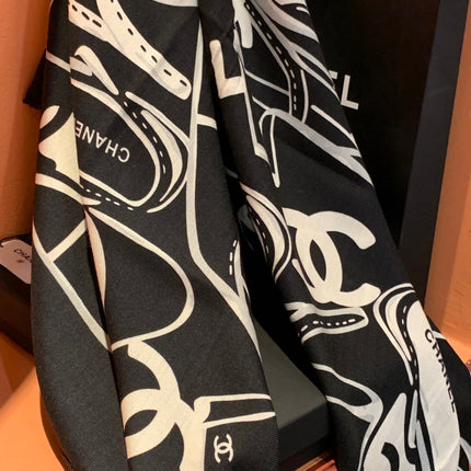 CHANEL 25S SCARF 135 IN CASHMERE 991693