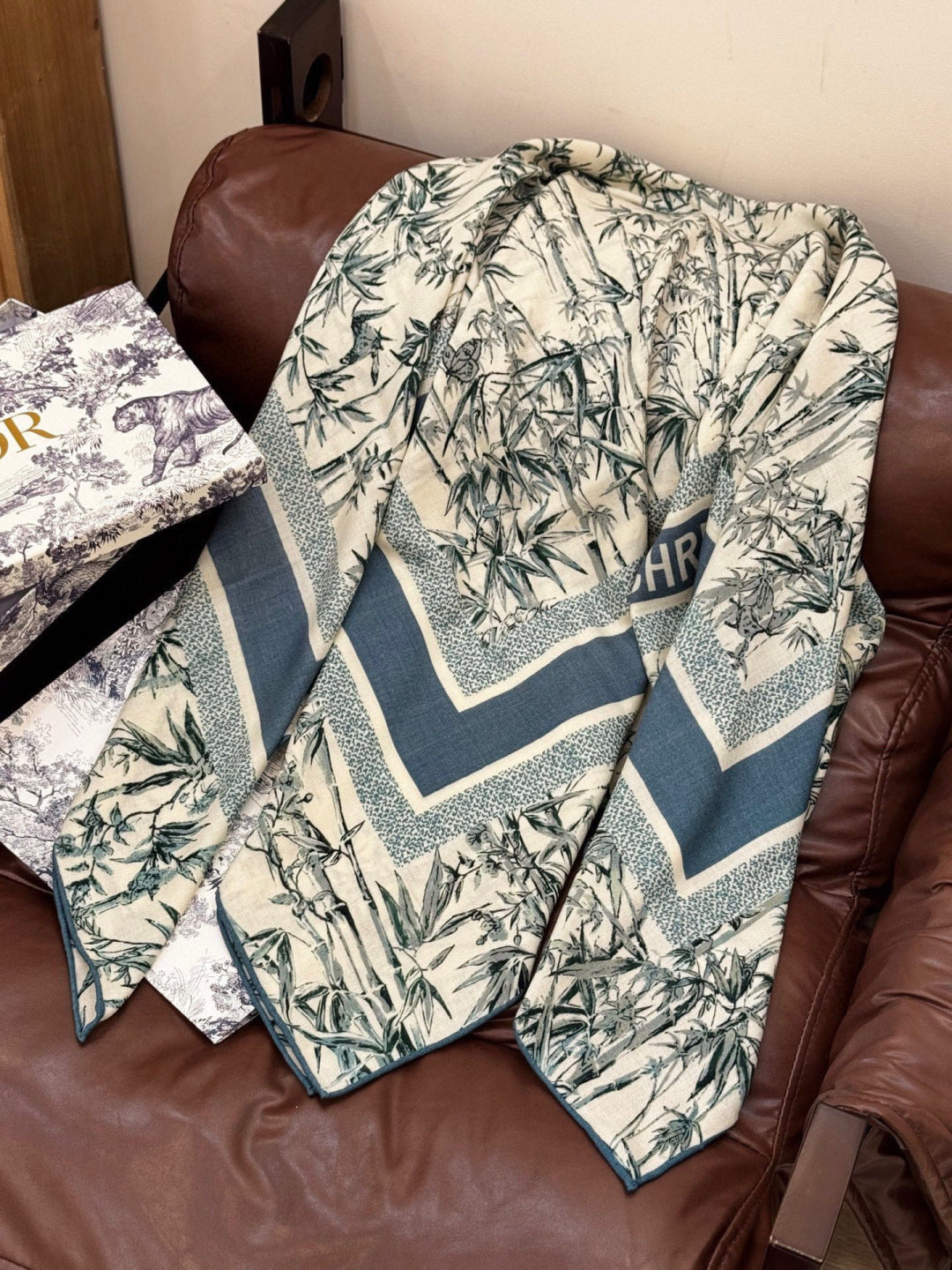 DIOR 26S SCARF 140CM IN CASHMERE SILK 119156