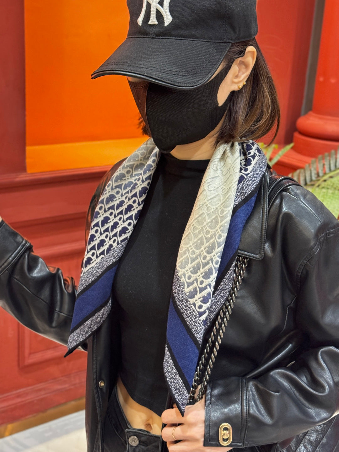 DIOR 26S SCARF 70CM IN CASHMERE 132100