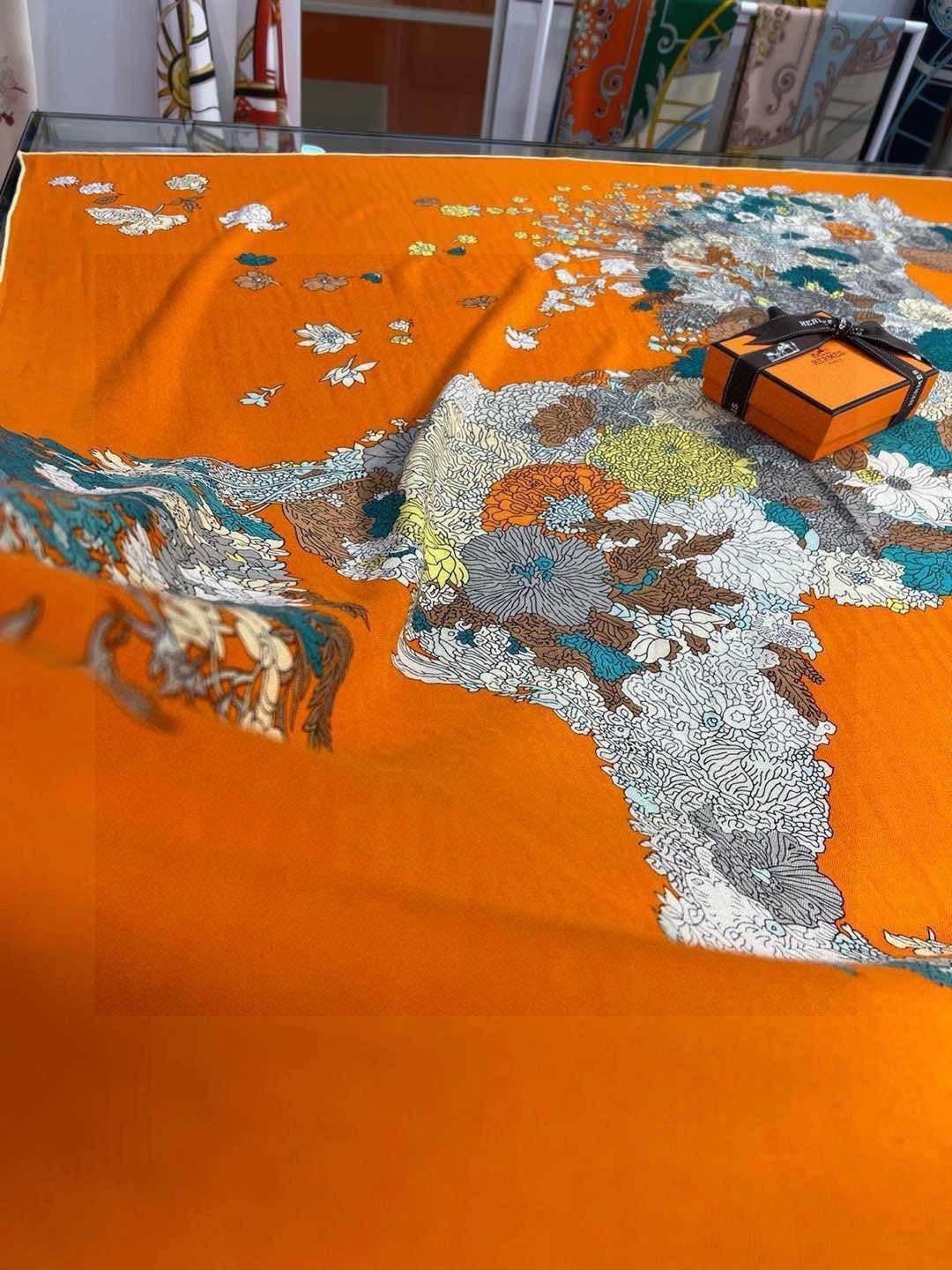 HERMES 26S SCARF 140 IN CASHMERE AND SILK 303341
