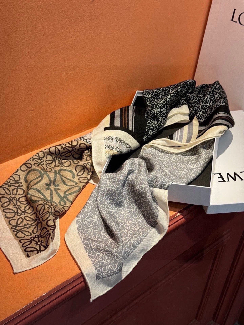 LOEWE 26S SCARF 140 IN CASHMERE SILK 303359