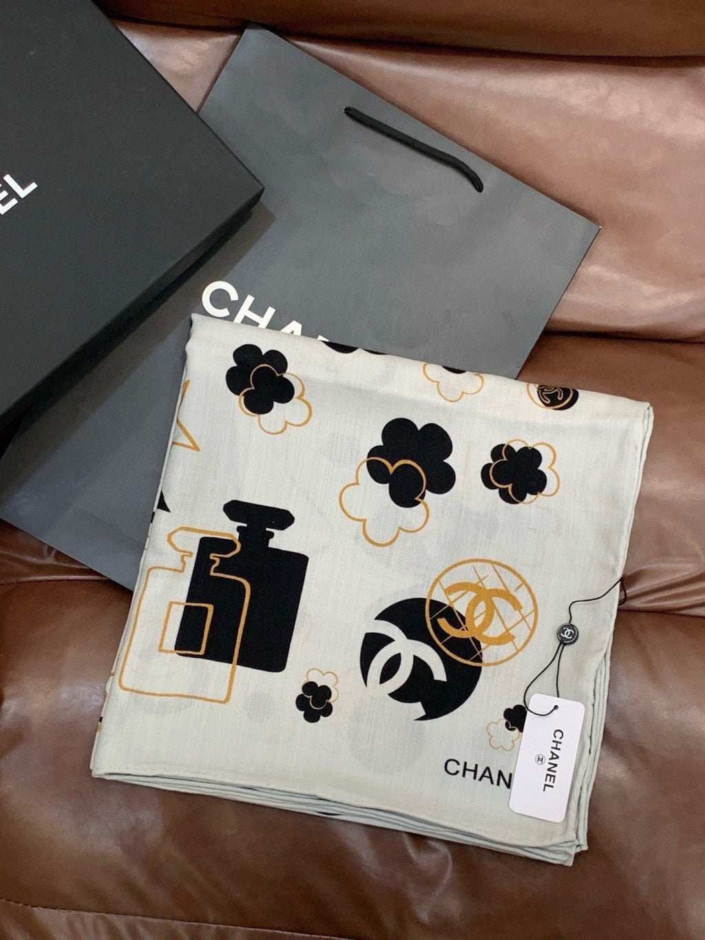 CHANEL 26S SCARF 140 IN CASHMERE AND SILK 303154
