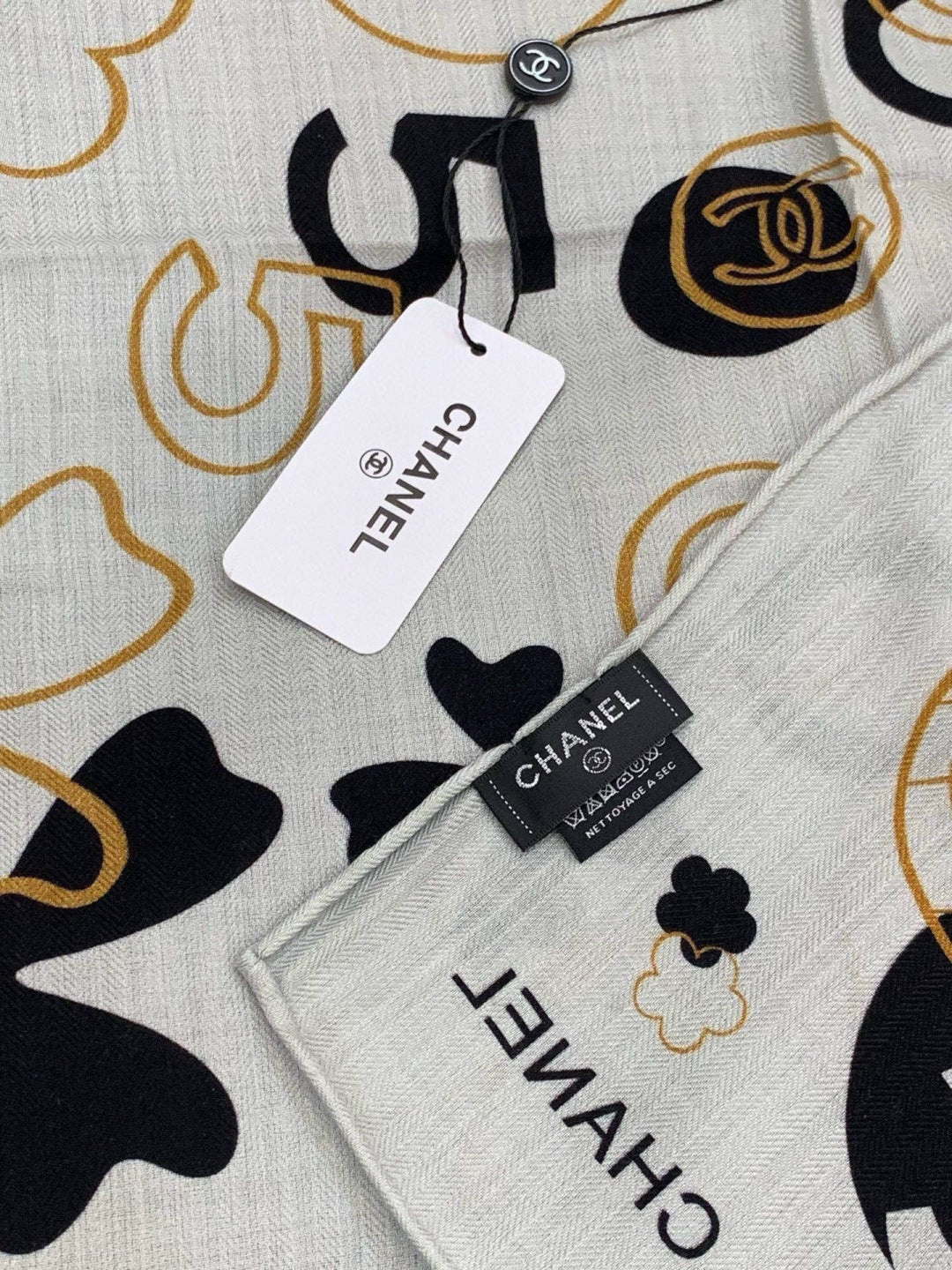 CHANEL 26S SCARF 140 IN CASHMERE AND SILK 303154