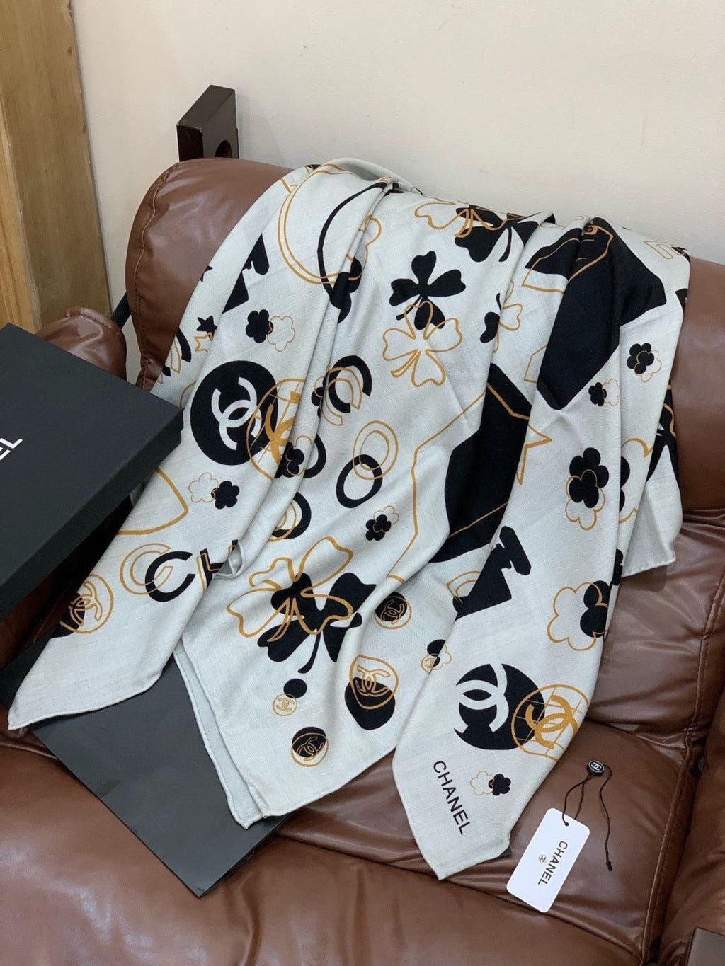 CHANEL 26S SCARF 140 IN CASHMERE AND SILK 303154
