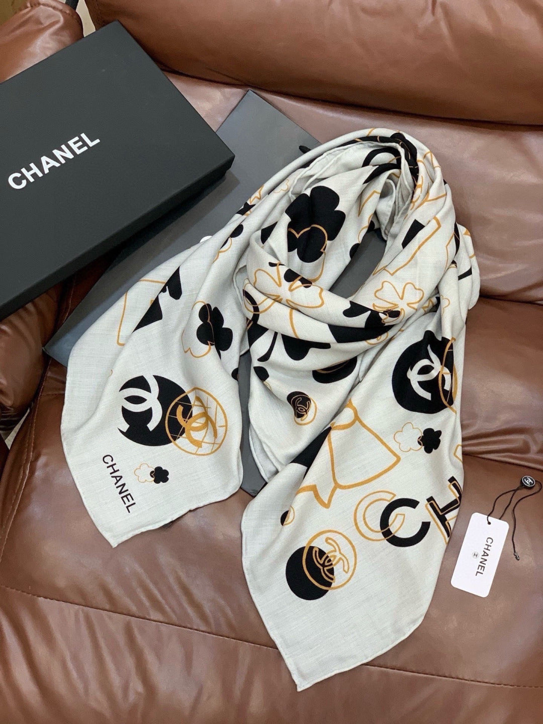 CHANEL 26S SCARF 140 IN CASHMERE AND SILK 303154