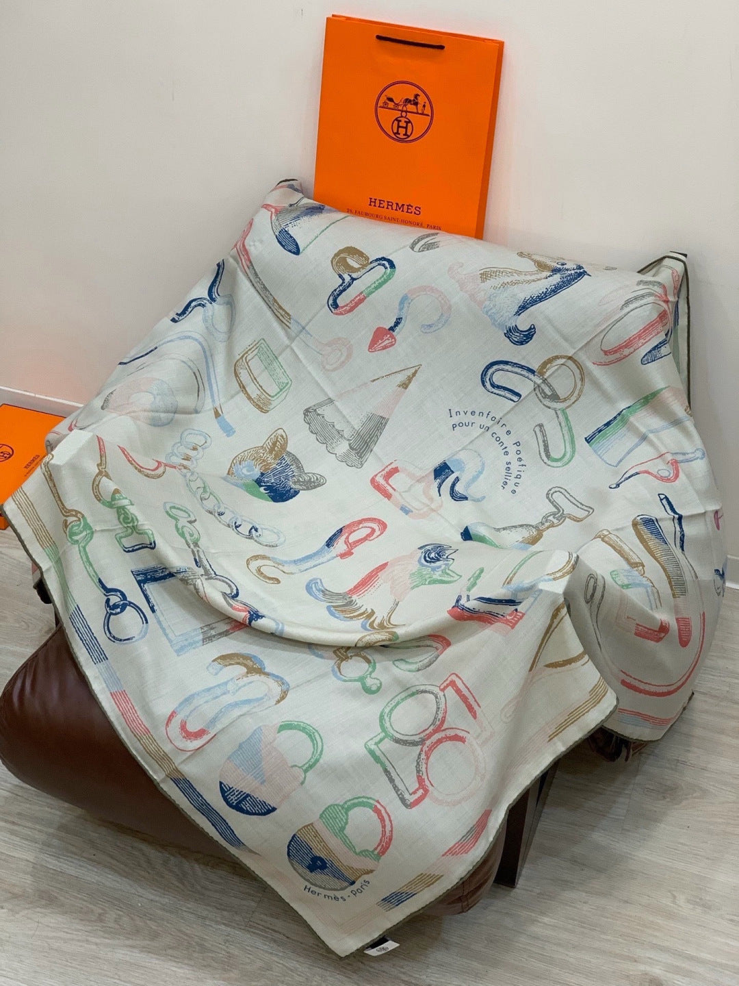 HERMES 26S SCARF 140 IN CASHMERE AND SILK 303156