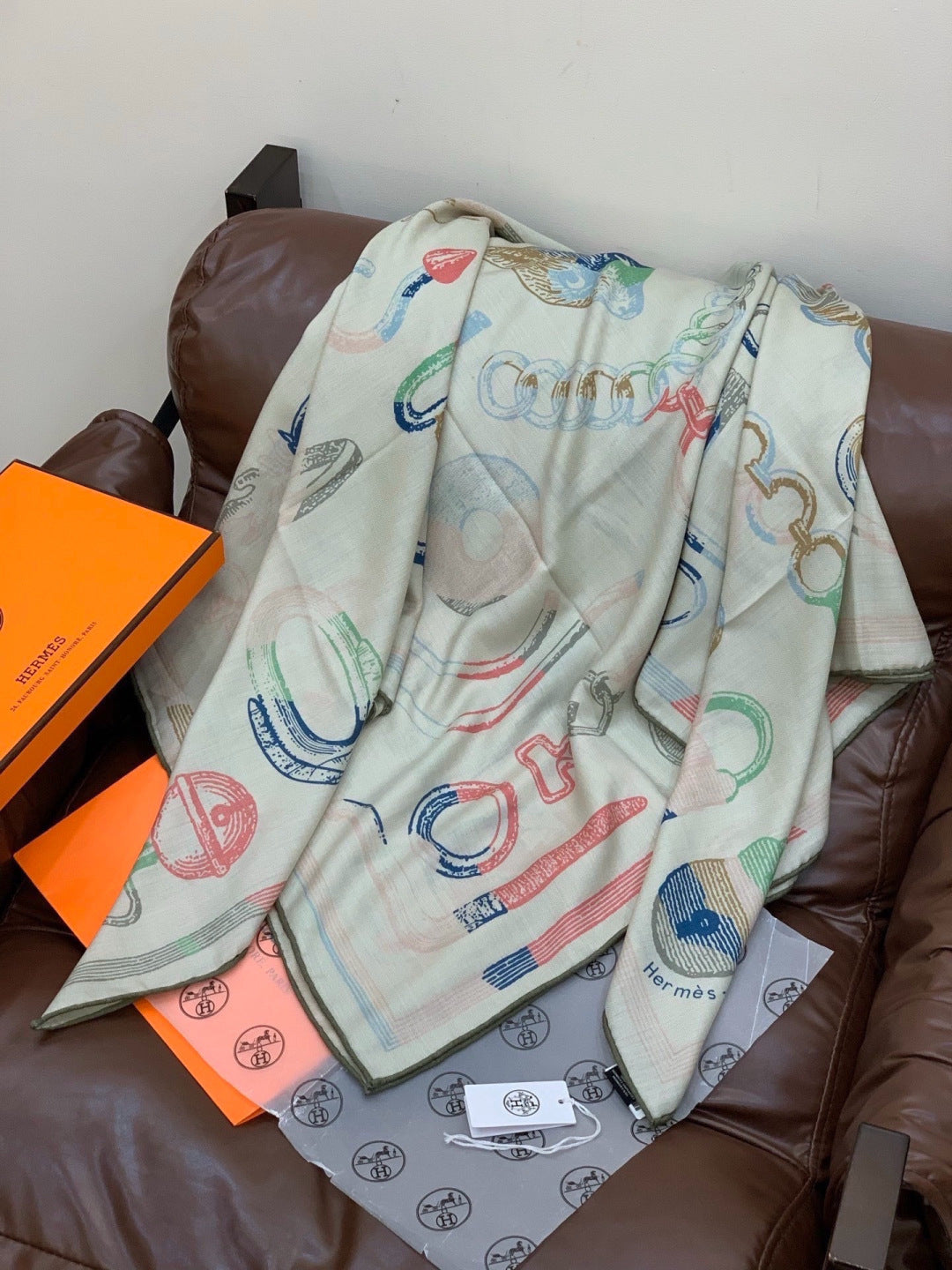 HERMES 26S SCARF 140 IN CASHMERE AND SILK 303156