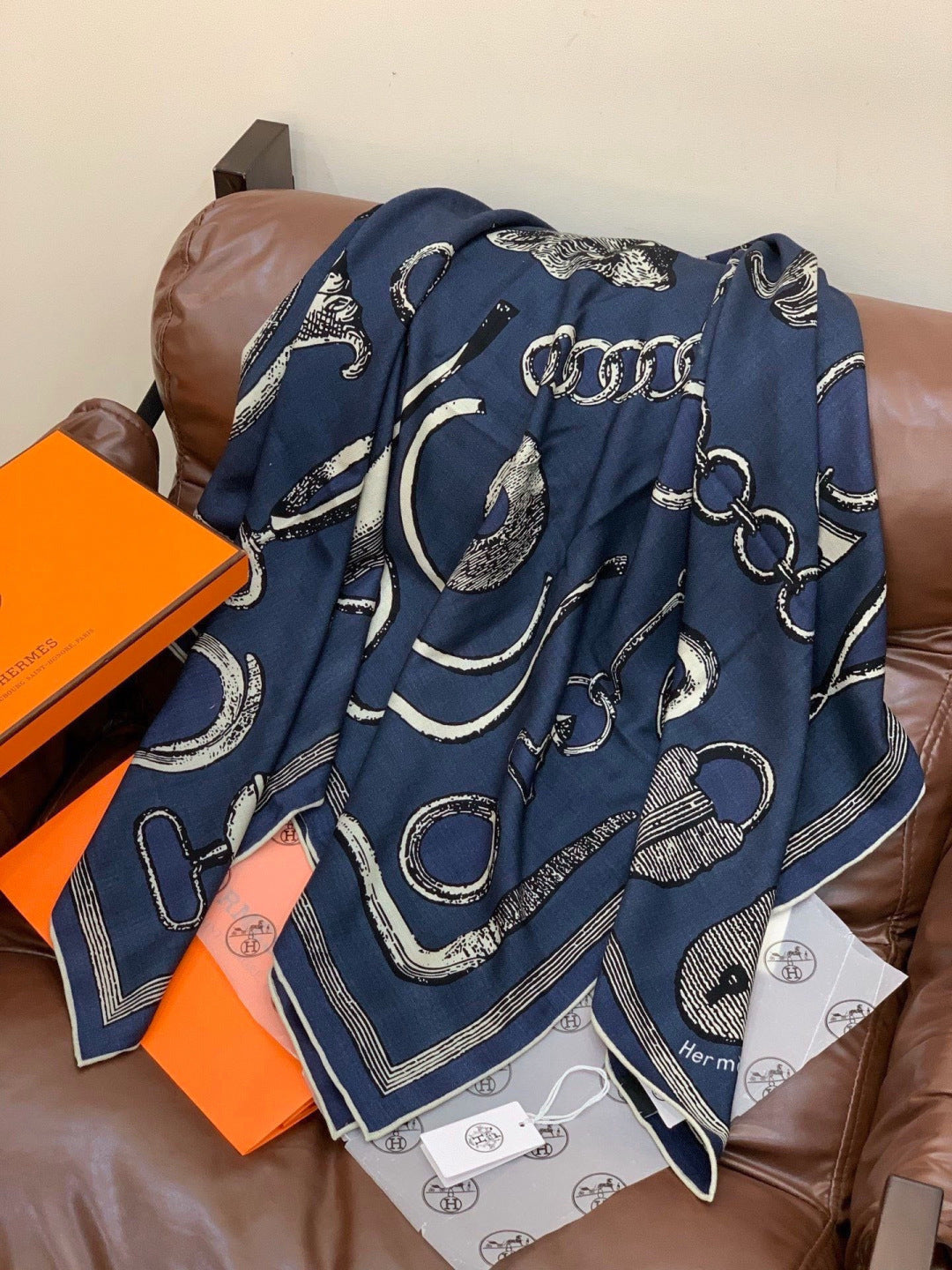 HERMES 26S SCARF 140 IN CASHMERE AND SILK 303157