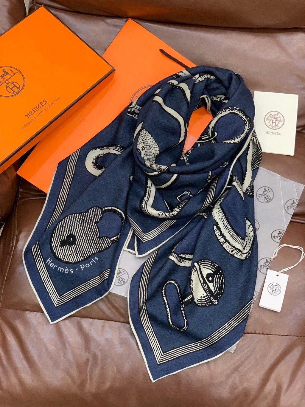 HERMES 26S SCARF 140 IN CASHMERE AND SILK 303157