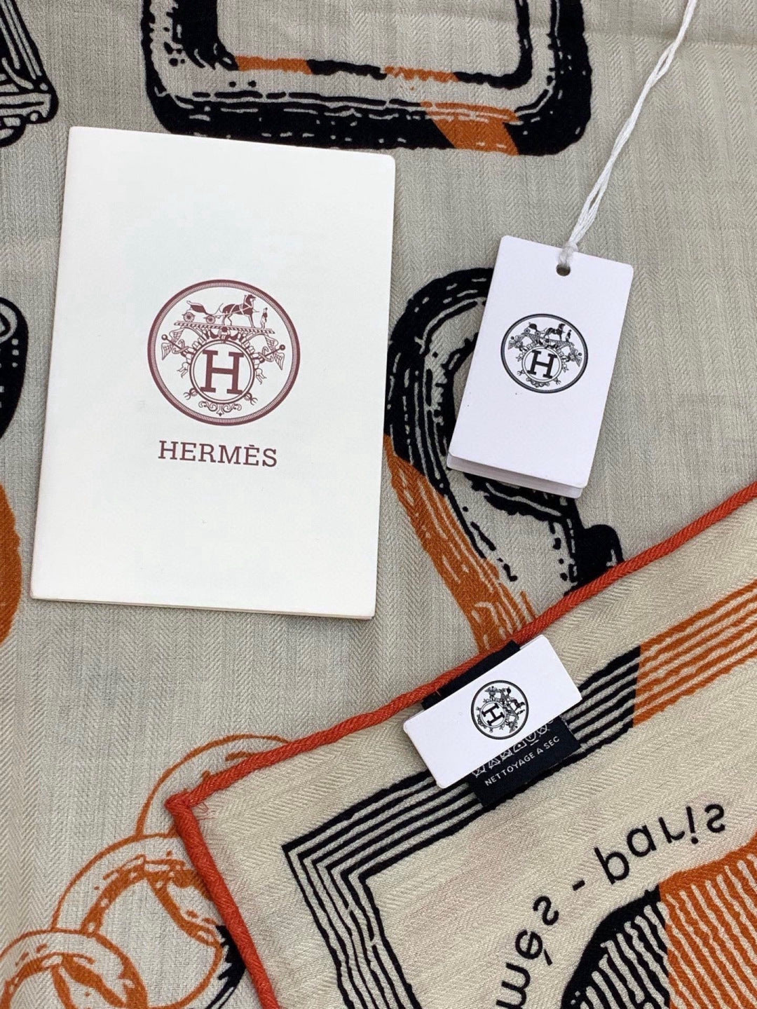 HERMES 26S SCARF 140 IN CASHMERE AND SILK 303159