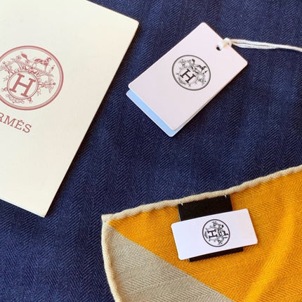 HERMES 26S SCARF 140 IN CASHMERE AND SILK 304242