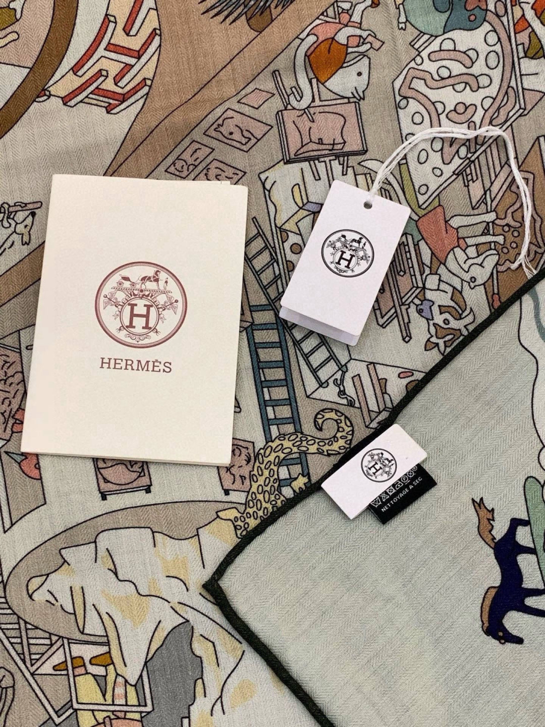 HERMES 26S SCARF 135 IN CASHMERE AND SILK 304248
