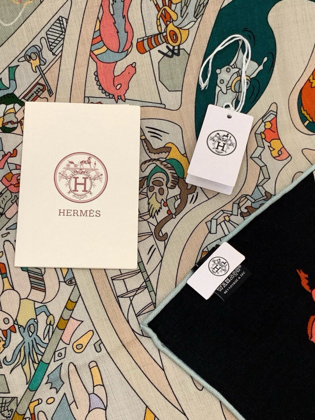 HERMES 26S SCARF 135 IN CASHMERE AND SILK 304251