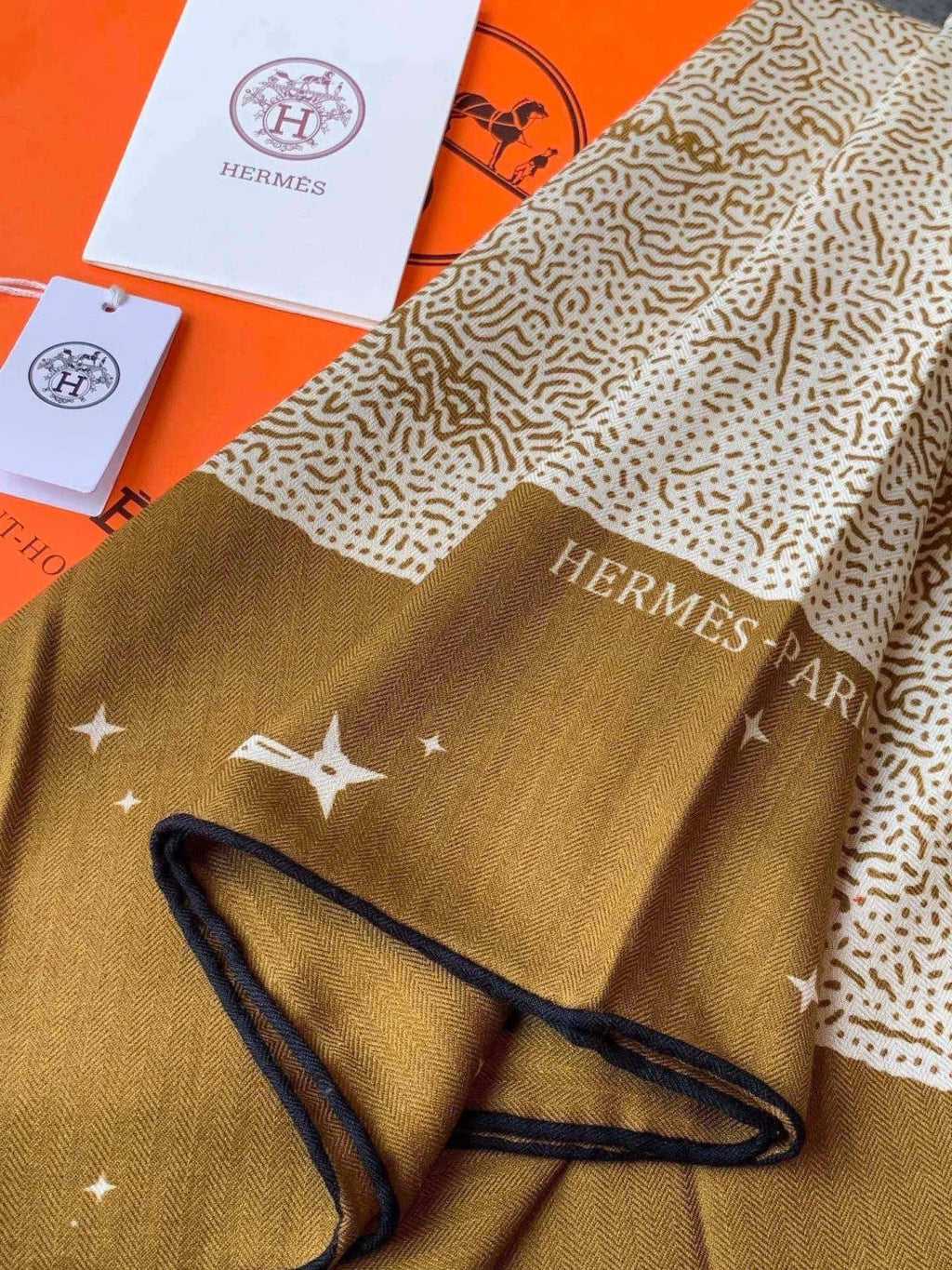 HERMES 26S SCARF 140 IN CASHMERE AND SILK 304679